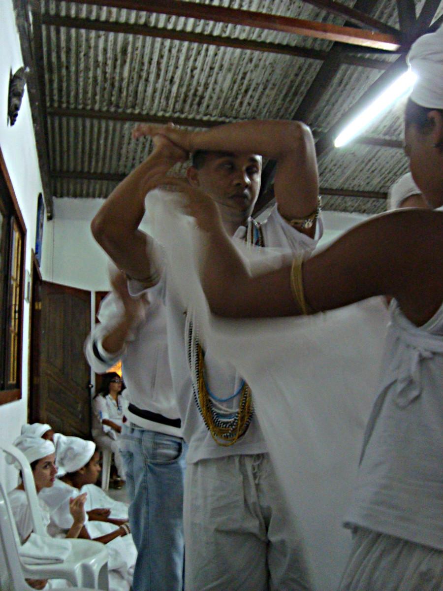 <em>Orô –</em> taniec indywidualny bóstwa Iemanjá. Autor: Piotr Brych, Serra, 2012.